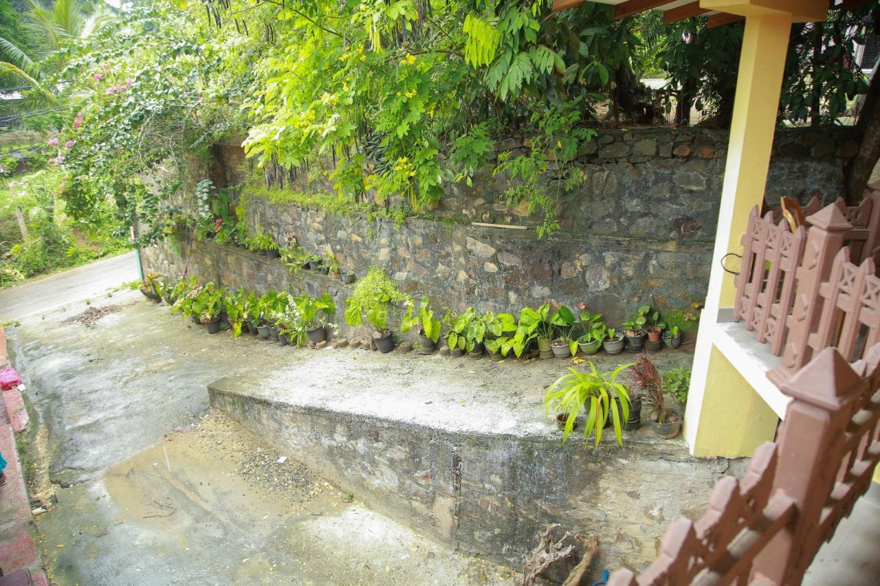 Guruge Guest House Ahangama Exterior photo