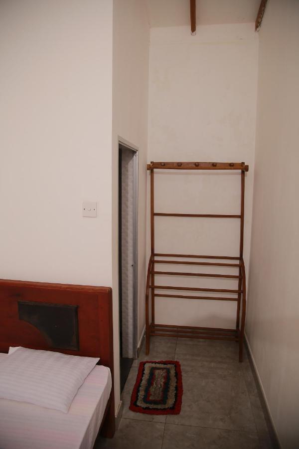 Guruge Guest House Ahangama Exterior photo